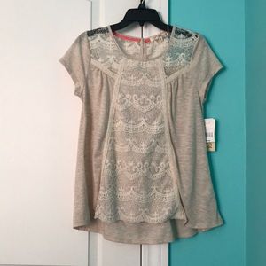 Short sleeve top